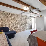 別荘 2 Bedroom Cozy In