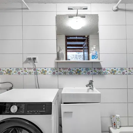 In With Wifi Ferienhaus Tisno